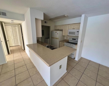 1222 Bermuda Lakes Lane - Photo Thumbnail 10