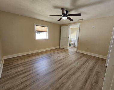 2436 Arapaho Street - Photo Thumbnail 9