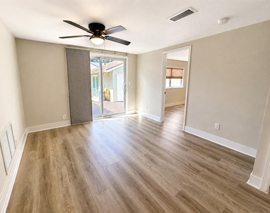 2436 Arapaho Street - Photo Thumbnail 6
