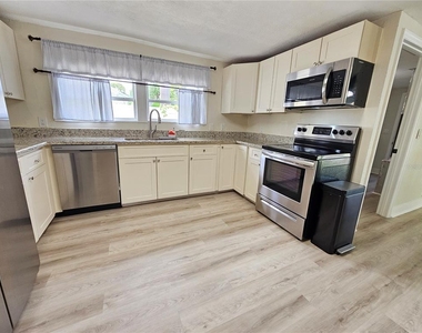 2436 Arapaho Street - Photo Thumbnail 5