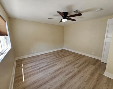 2436 Arapaho Street - Photo Thumbnail 15