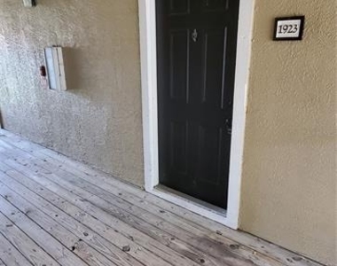 4033 Crockers Lake Boulevard - Photo Thumbnail 12
