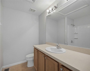 4439 Sw 49th Avenue - Photo Thumbnail 15