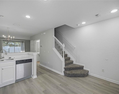 4439 Sw 49th Avenue - Photo Thumbnail 3