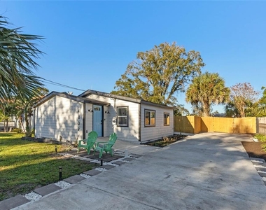 4809 Thorpe Avenue - Photo Thumbnail 14