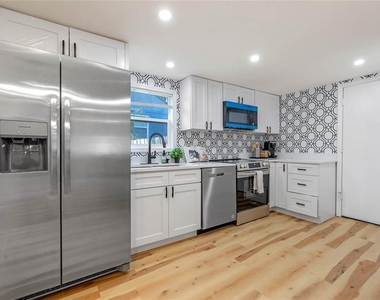4809 Thorpe Avenue - Photo Thumbnail 15
