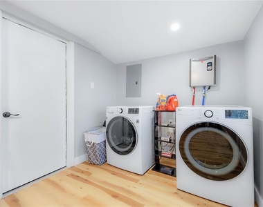 4809 Thorpe Avenue - Photo Thumbnail 8