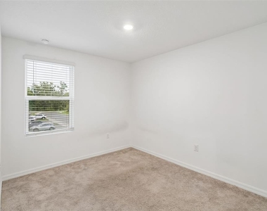 2576 Penguin Boulevard - Photo Thumbnail 13