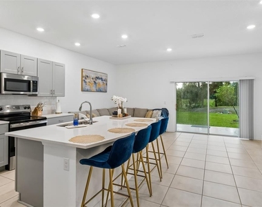 2576 Penguin Boulevard - Photo Thumbnail 7