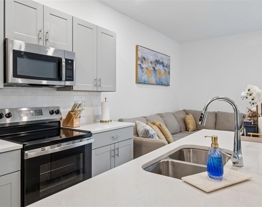 2576 Penguin Boulevard - Photo Thumbnail 9