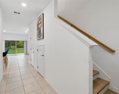 2576 Penguin Boulevard - Photo Thumbnail 3