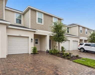 2576 Penguin Boulevard - Photo Thumbnail 2