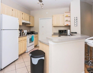 8923 Legacy Court - Photo Thumbnail 6