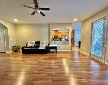 4410 Pine Gold Avenue - Photo Thumbnail 14