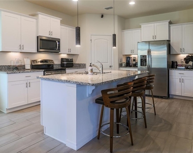 16625 Point Rock Drive - Photo Thumbnail 10