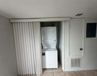 3540 Khayyam Avenue - Photo Thumbnail 5
