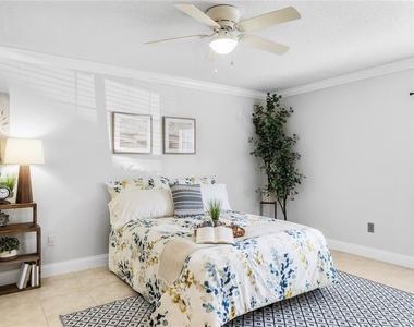 304 Northlake Drive - Photo Thumbnail 12