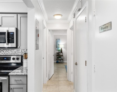 304 Northlake Drive - Photo Thumbnail 11
