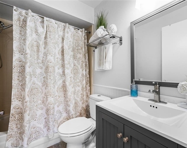 304 Northlake Drive - Photo Thumbnail 17