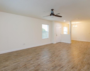 3641 Seneca Club Loop - Photo Thumbnail 7