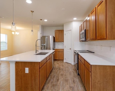 3641 Seneca Club Loop - Photo Thumbnail 12
