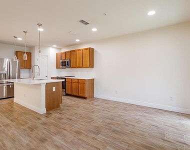 3641 Seneca Club Loop - Photo Thumbnail 9
