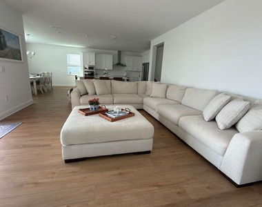 1656 Pyramid Hill Street - Photo Thumbnail 17