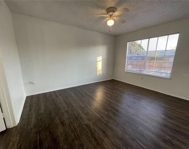 2202 Key West Court - Photo Thumbnail 9