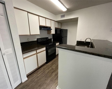 2202 Key West Court - Photo Thumbnail 4