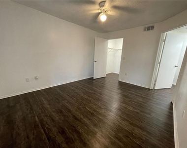 2202 Key West Court - Photo Thumbnail 8