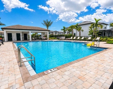 10383 Maddox Lane - Photo Thumbnail 3