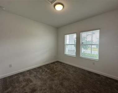5632 Quiet Palm Loop - Photo Thumbnail 12