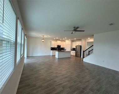 5632 Quiet Palm Loop - Photo Thumbnail 10