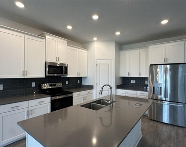 5632 Quiet Palm Loop - Photo Thumbnail 8