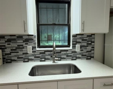 2520 John Bruce Avenue - Photo Thumbnail 4