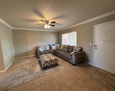 120 Blue Point Way - Photo Thumbnail 2