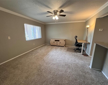 120 Blue Point Way - Photo Thumbnail 3