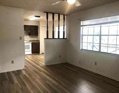 1175 W 16th Street - Photo Thumbnail 3