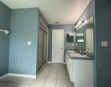 8927 Courtyard Lane - Photo Thumbnail 11