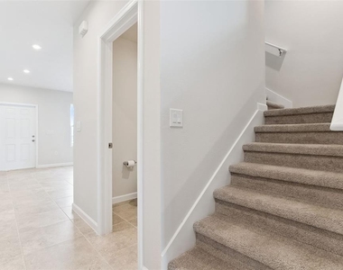 1206 Port Blue Way - Photo Thumbnail 17