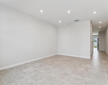 1206 Port Blue Way - Photo Thumbnail 2