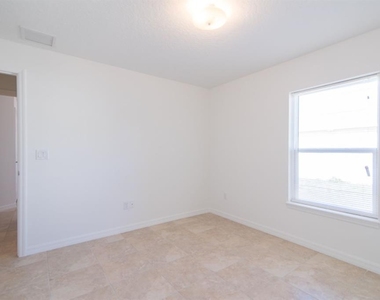 175 Plain View Drive - Photo Thumbnail 4