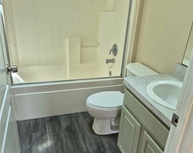 7 Rolland Lane - Photo Thumbnail 16