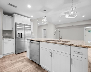 315 Sweetwater Drive - Photo Thumbnail 14