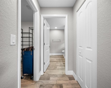 315 Sweetwater Drive - Photo Thumbnail 18