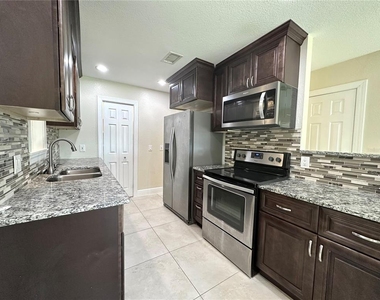 21402 Meehan Avenue - Photo Thumbnail 7