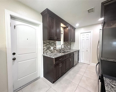 21402 Meehan Avenue - Photo Thumbnail 5