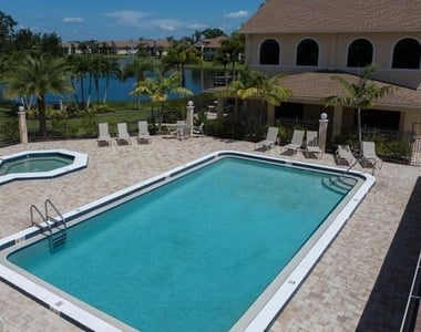 8445 Charter Club Circle - Photo Thumbnail 15