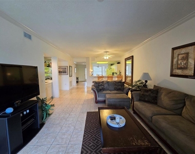 5320 Hyland Hills Avenue - Photo Thumbnail 8