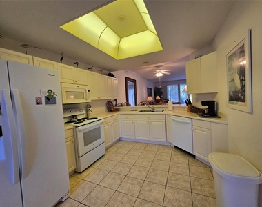 5320 Hyland Hills Avenue - Photo Thumbnail 3